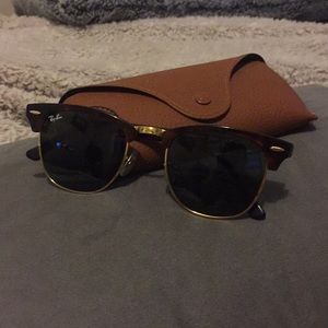 Tortoise shell Ray-Ban Club Masters